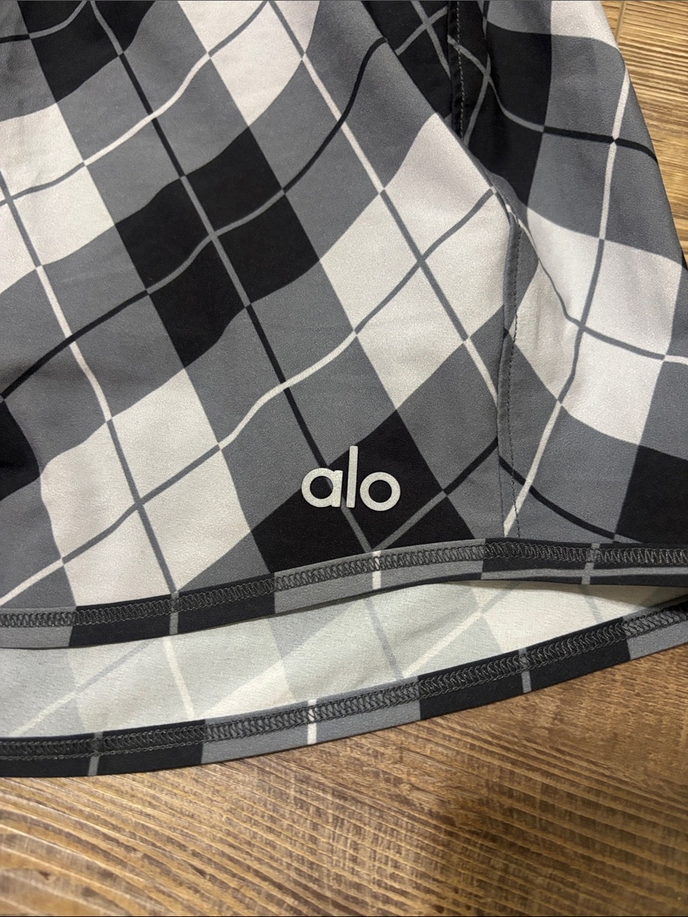 ALO Yoga Black and White Striped Waistband Skort - Picture 3 of 6